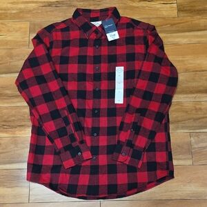 St. Johns Bay Size MEDIUM Red and Black Plaid Flannel Button Down Shirt